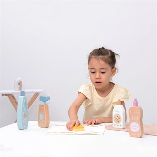Cleaning detergents set